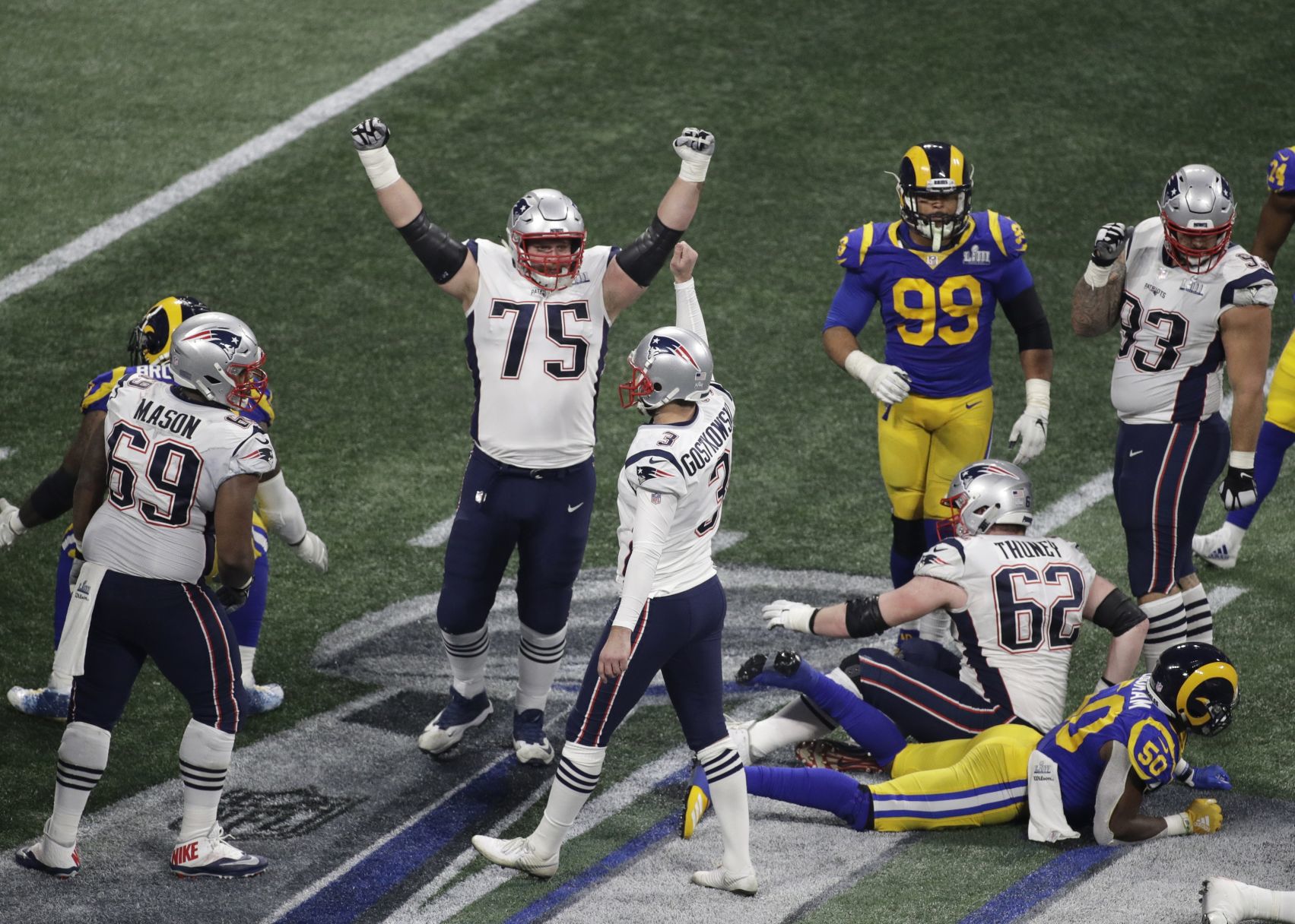 Patriots Rams Super Bowl Football